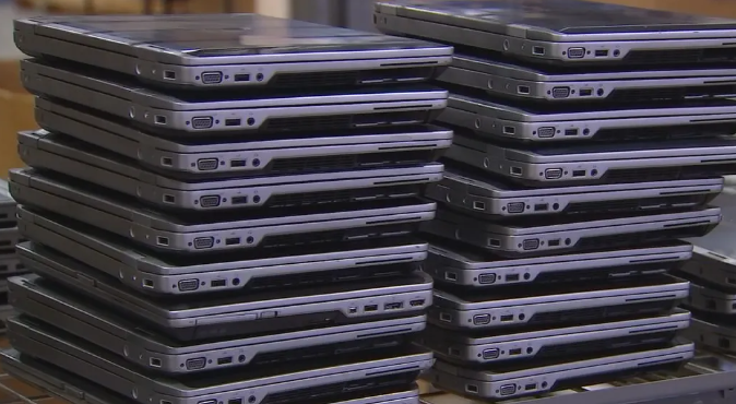 freeITstafford's tweet photo. Thanks again to our friends at @MpftDigital for their substantial donation of laptops which has enabled us to change 100 lives since August
If you are a business or organisation wishing to donate end-of-service laptops back to the community please drop us a line
#BetterTogether https://t.co/K3rr38AEV9