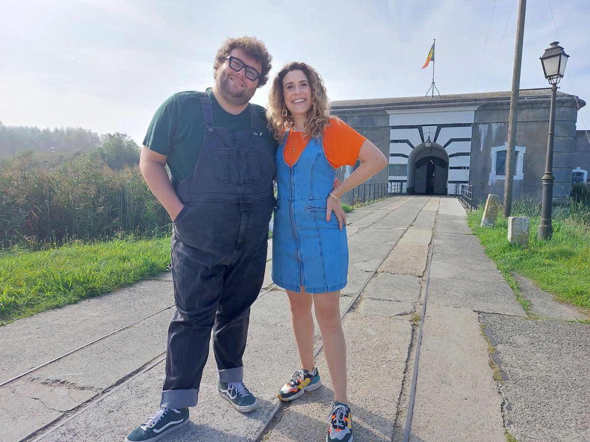 Maureen Vanherberghen en radio- en tv-maker Manu Van Acker ontdekken het gerenoveerde Fort Liezele in Puurs-Sint-Amands, waar ze overnachten in twee erfgoedlogies. Ze bezoeken ook de gerestaureerde abdij van Bornem. Zaterdag om 18.35u <a href="/vrt1be/">VRT 1</a> in #VlaanderenVakantieland. 📸 © VRT