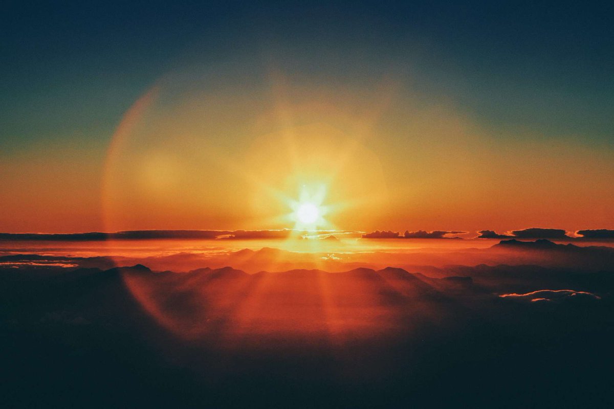 wayoftherunes's tweet photo. Sowulo Rune: Illuminate Your Path With the Energy of the Sun
➡️https://t.co/tfMIRijVUl
#Sowulo #Runes #SpiritualEnlightenment #LightandClarity #CosmicGuidance #EnergeticVitality #siegel https://t.co/tWflajg5PU