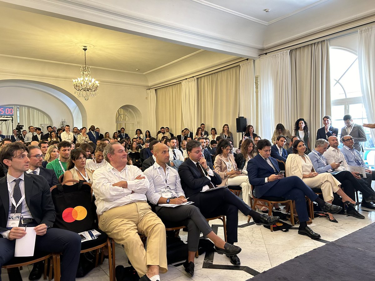 GIConfindustria's tweet photo. Iniziano i pitch delle startup di #Talentis: sono 5 gli #startupper in gara che presenteranno i loro progetti davanti alla Giuria d’Onore.
Chi vincerà?🏆
Seguici su: https://t.co/TIUeEoL0GZ https://t.co/W0ZaStwgnl
