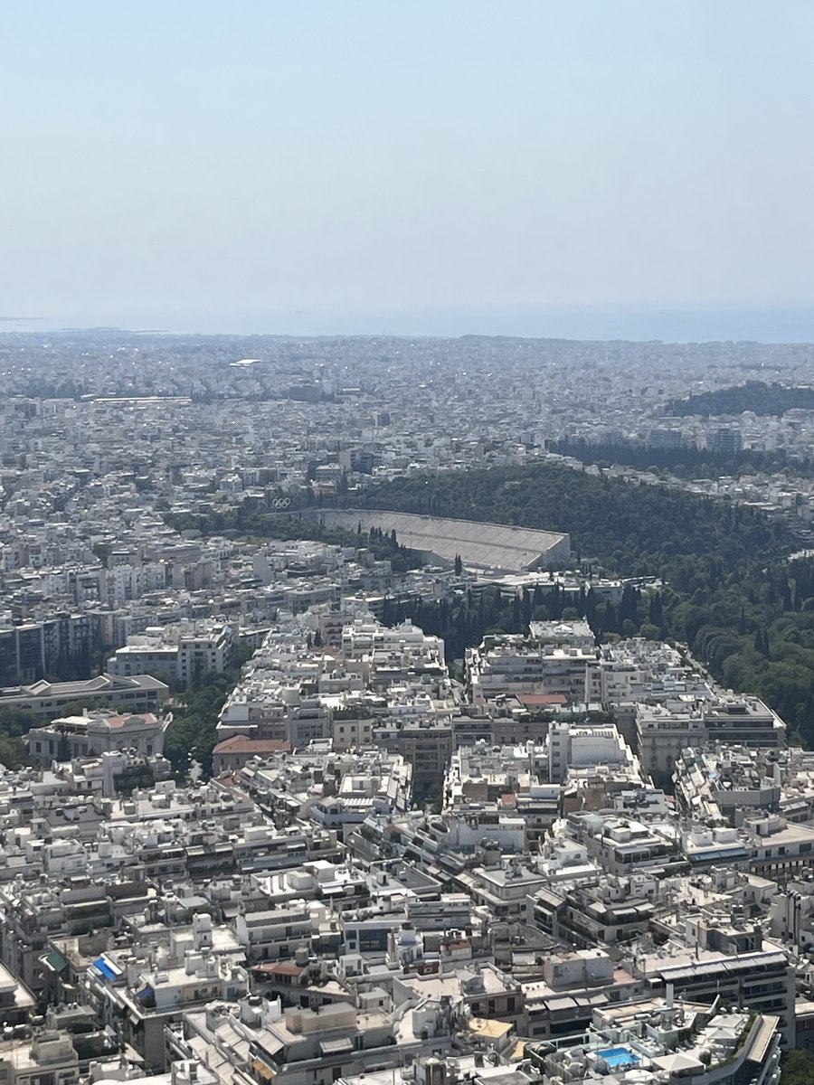 For this week’s #freetimefriday, our interns, along with CIG Fellow Justine, went to Lycabettus Hill, enjoying the wonderful 360º view of Athens. Having a coffee, and taking in the landmarks of Athens from another perspective.🇬🇷⛰️
#lycabettus #internship #athens  #Ελλαδα #Greece