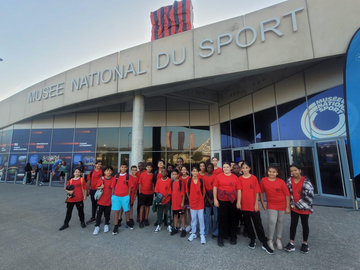 College_Jaubert's tweet photo. Les élèves de la 6°7 du @College_Jaubert  ont visité le Musée National du Sport et l'@AllianzRiviera accompagnés par leurs enseignantes :@Marjorie_Lalane et Julie Sonhalder https://t.co/TiA77IQ2aA