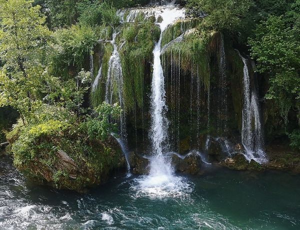 elemmiressoul's tweet photo. fairyland. https://t.co/TnsF3WePHA