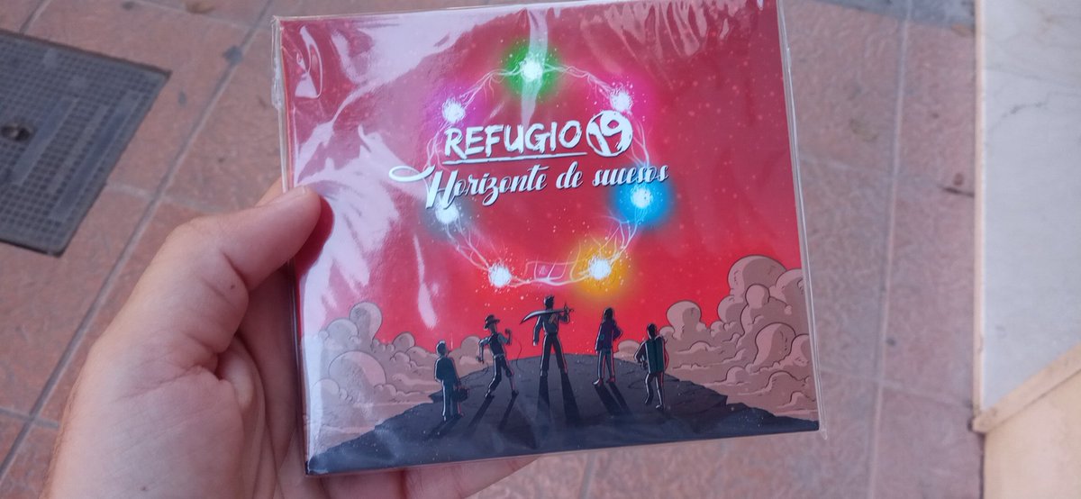 Con ganas de escuchar -otra vez- el disco de <a href="/Refugio19/">Refugio 19</a> , ahora en formato CD, y a mis amigos <a href="/jesusrejano14/">Jesus RC</a> <a href="/marcosrc24/">Marcos</a> <a href="/Y0ANDEE/">Juande Gutiérrez</a> Apoyando a una banda local que suena muy bien y un directo espectacular!