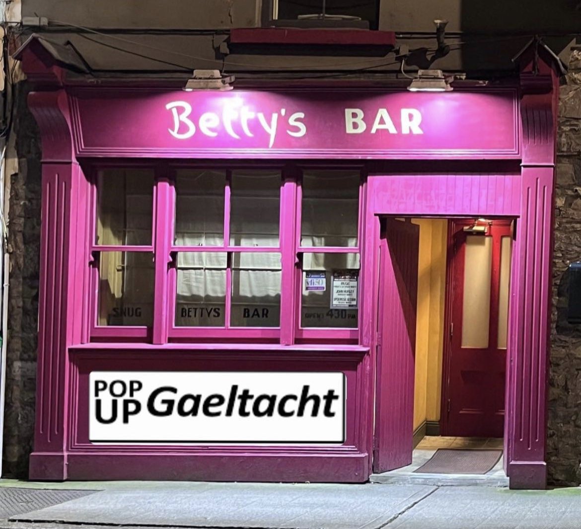 PopUp Gaeltacht na míosa a chairde: Dé hAoine, 20/10/23 Betty's Bar, 9i.n. Bígí linn. #trálílegaeilge #popupgaeltacht #gaeilge #trali