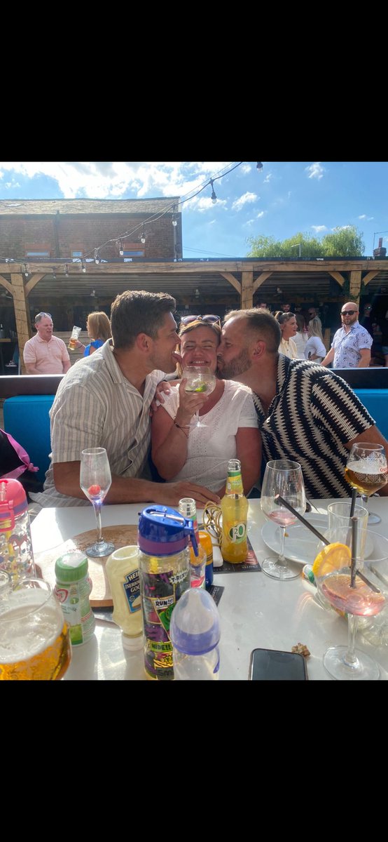 andybrun's tweet photo. Happy birthday to this beautiful lady, love you loads kazza xxx @thecloneroses @LouieMS14 https://t.co/JEj7MdHwQq