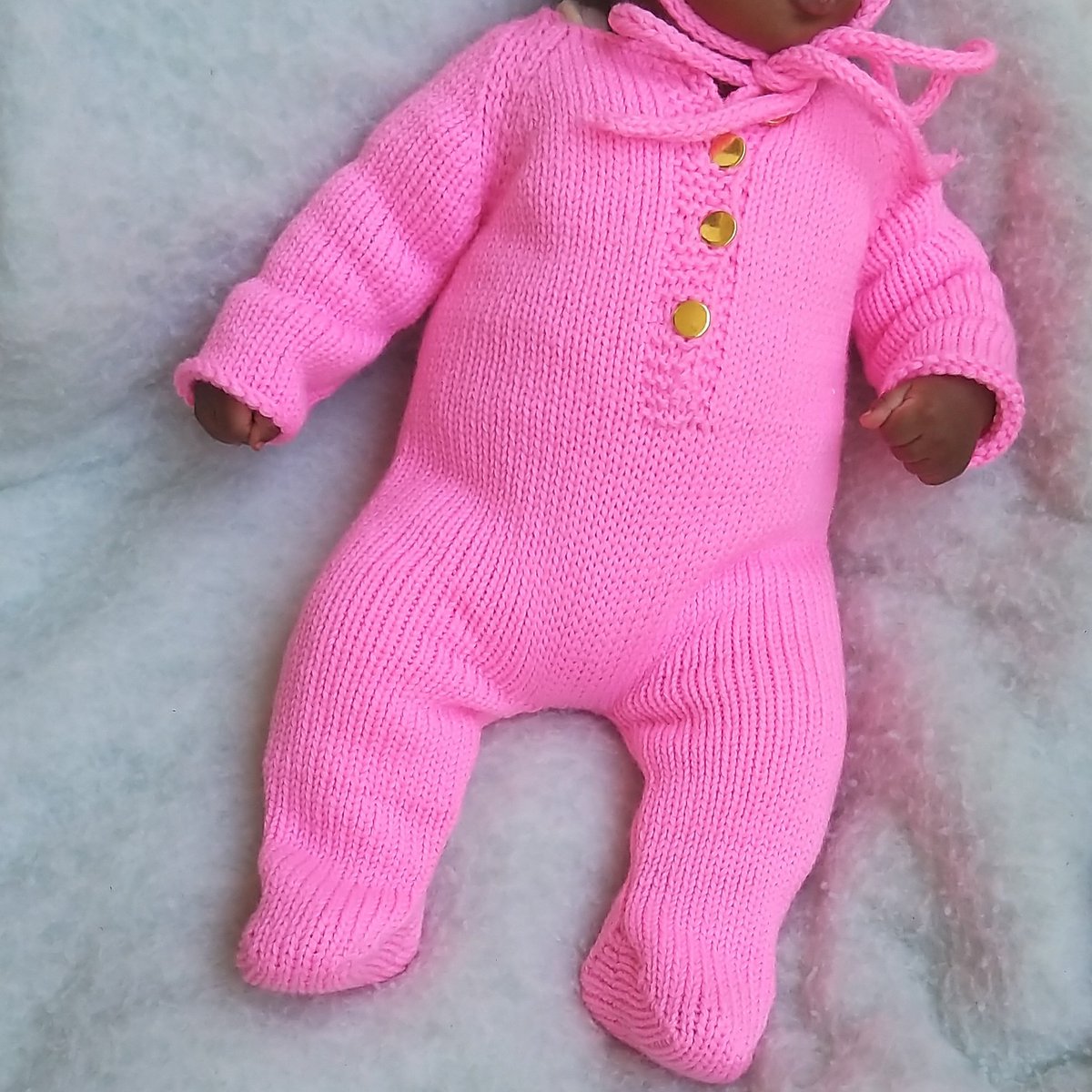 BKW254's tweet photo. ➡️Plain Romper &amp; Baby Cap Set⬅️
Available in newborn to 2months size in diff colors.

Goes for only Ksh. 1200
Deliveries made countrywide! Reach out⬇️
☎️0704287985
☎️ 0750703311
#bkw254 #babyclothes #babyshop #madeinkenya #knitting #buykenyabuildkenya #babyromper #FridayThe13th https://t.co/sNoShaR1Re