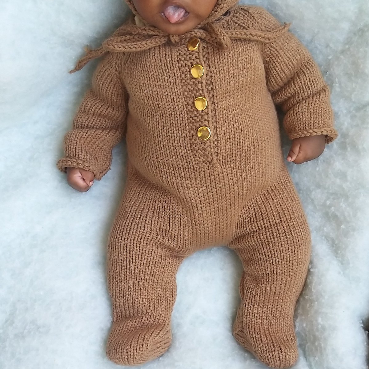 BKW254's tweet photo. ➡️Plain Romper &amp; Baby Cap Set⬅️
Available in newborn to 2months size in diff colors.

Goes for only Ksh. 1200
Deliveries made countrywide! Reach out⬇️
☎️0704287985
☎️ 0750703311
#bkw254 #babyclothes #babyshop #madeinkenya #knitting #buykenyabuildkenya #babyromper #FridayThe13th https://t.co/sNoShaR1Re