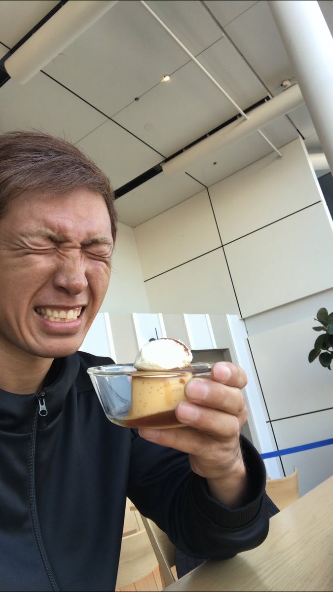 ryota_hamamichi's tweet photo. 茨城県庁の25階、展望タワーの階には
PANDA MARKETというカフェもあり☕️
地上100mからの景色を見ながらゆっくり出来る✨
俺は自家製プリンを頼んでオヤツ🍮
美味い😋
やはり知らない所に自分の足で来て見て感じてが1番💪
#茨城 #水戸 #茨城県庁 #展望タワー #カフェ #PANDAMARKET #自家製プリン https://t.co/BruB1Usw9N