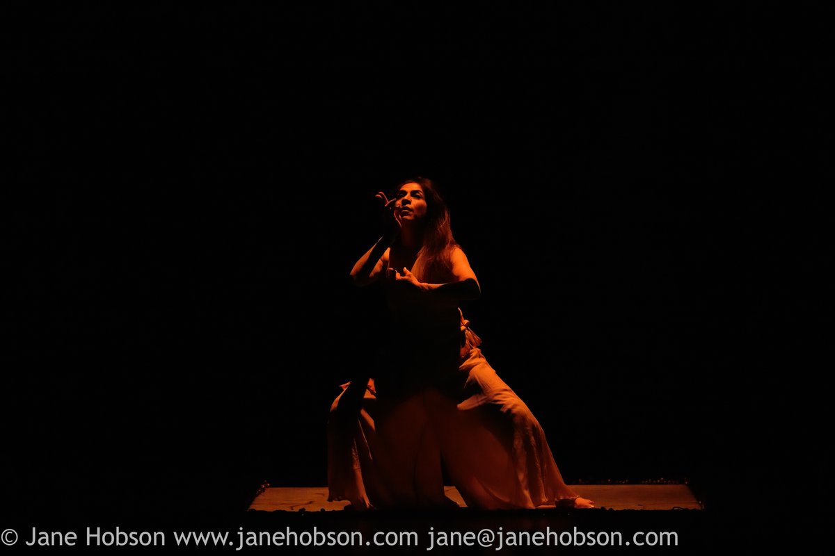 calamityjane65's tweet image. Stunning new work (#Forbidden ) from #AditiMangaldas at #SadlersWells tonight &amp;amp; tomorrow. Or #NorthernStage on 20th Oct. #kathak #contemporary #dance #dancephotography #dancephotographer #freelancersmaketheatrework