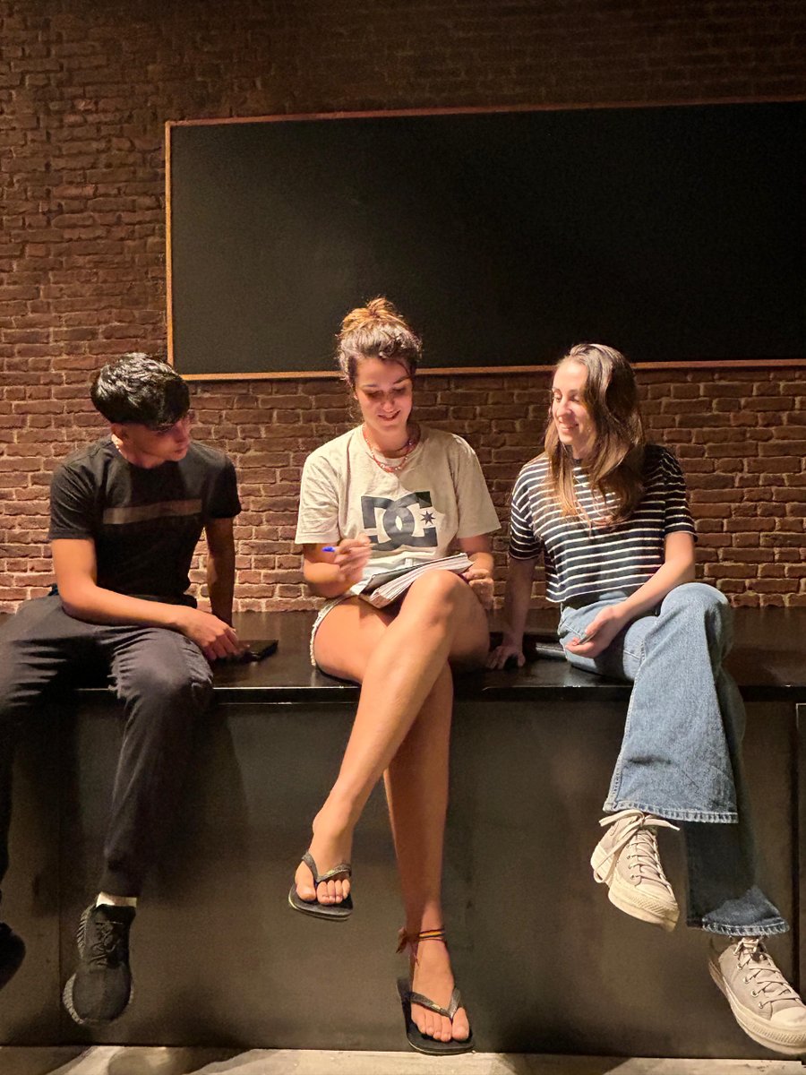 🔥¿Conoces al 𝗚𝗿𝘂𝗽𝗼 𝟰 de #MktMindsAgency? 😎 ¡Prepárate para un terremoto de ideas! 🚀 ¡El #Equipo259 de <a href="/aulaCM/">Aula CM - Escuela de Comunicación y Marketing</a> se van a pasar el nivel 💥🤙🏻 

¿Qué estarán tramando? 😈 <a href="/NaimAriass/">Naim Arias</a>, <a href="/atramarta_/">Marta Perrinó</a> &amp; <a href="/pau_rucla/">Paula</a> 

¡Solo respuestas incorrectas!👀👇🏻