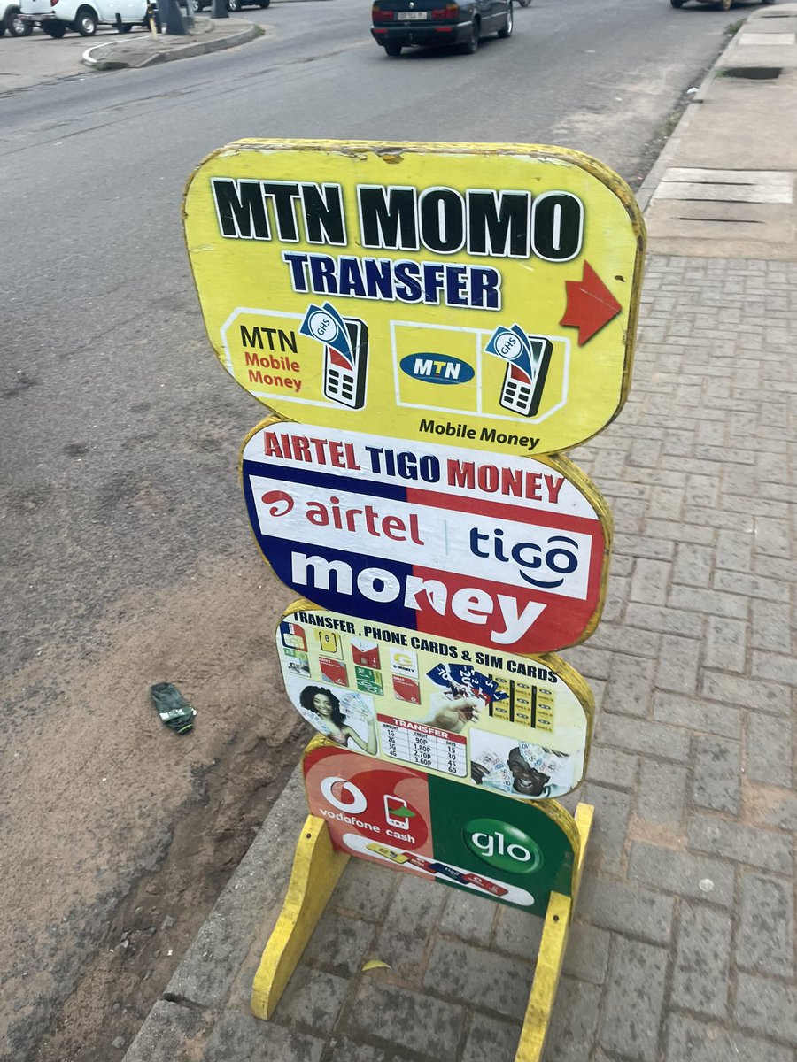 IanJazzi's tweet photo. FRAUD ALERT🚨‼️MOMO FRAUD 🚨‼️

There’s a Momo vendor just by SEL filling station at East Legon. This is how they fraud and steal from unsuspecting victims. 

1. When you go to withdraw money and you tell the lady your number, she repeats it loudly. https://t.co/TECFWJejbn