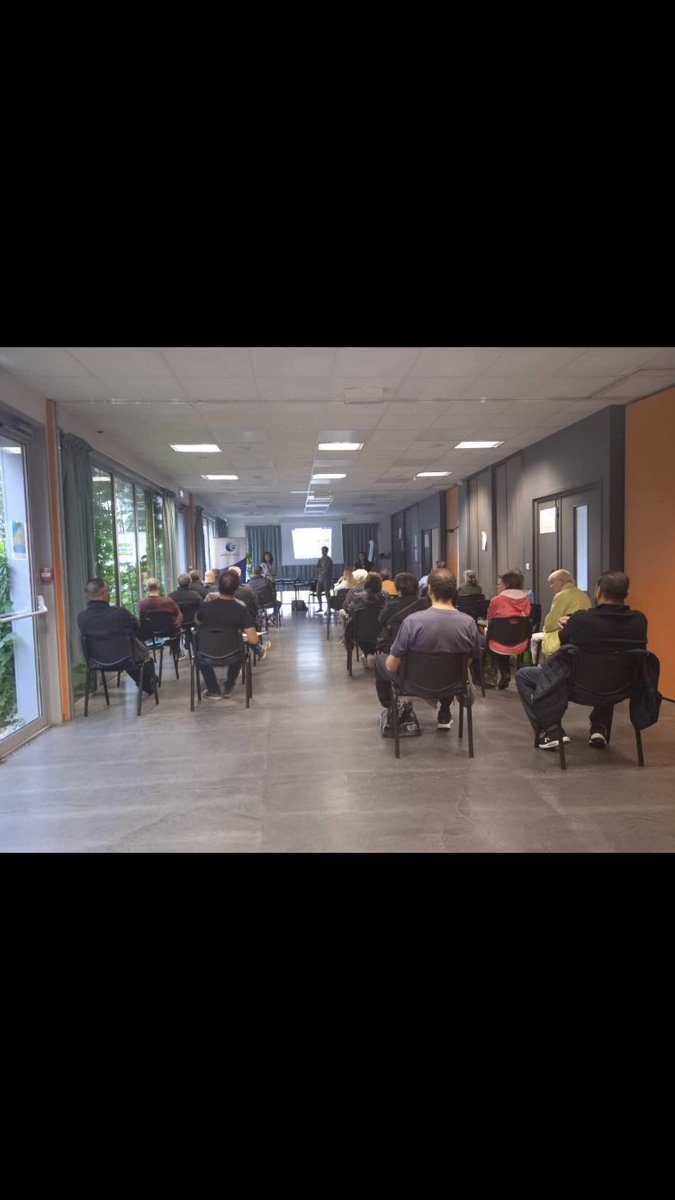 Démarrage de la deuxième action seniors . 67 candidats ont adhéré au parcours . 6 semaines d accompagnement, objectif forum du 21/11 avec de nombreuses entreprises . #AvecPôleEmploi <a href="/HennacheCaro/">Caroline Hennache</a> <a href="/CyrielleMouton/">Cyrielle Mouton</a>