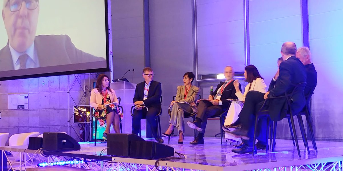 Si è aperta a Cernobbio la Conferenza nazionale di sanità pubblica <a href="/SItI_Nazionale/">SItI Nazionale</a> con 1000 partecipanti e la presenza del Governatore di <a href="/RegLombardia/">Regione Lombardia</a> Attilio Fontana e del DG Prevenzione del <a href="/MinisteroSalute/">Ministero della Salute</a> Francesco Vaia. Tutte le info su:
igienistionline.it/archivio/2023/…