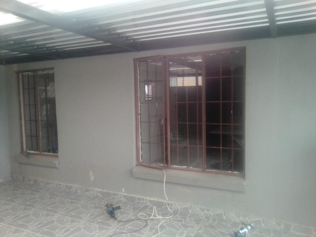 CharmaxGroup's tweet photo. Steeel convention to aluminium💥💥💥💥,looking to revamp your house or new building house,please contact us on watzapp or call on 0729234363
Dali mpofu/#ThaboBester/SANDF https://t.co/e7R64O1eJy