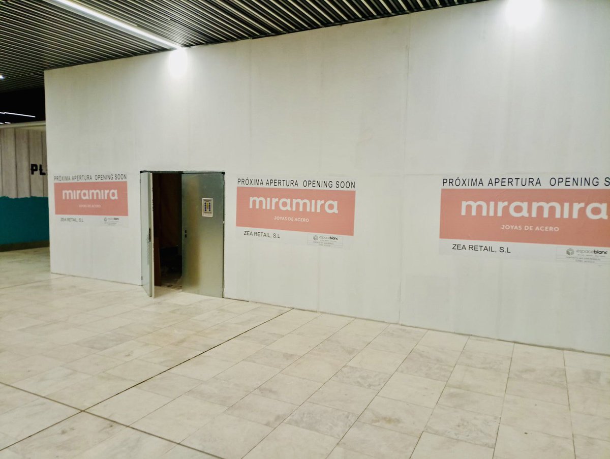 espace_blanc's tweet photo. ✈️Volamos a Gran Canaria. 
Nuevos proyectos, reforma de 2 locales comerciales. ¡Pronto compartiremos el resultado final! https://t.co/YXQUadbDly