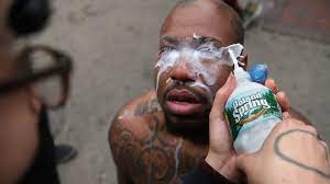 Alexander_Shaq's tweet image. The young #scotsman #refused to die, ducking under the #killer's #machete throw and open the fridge, throwing every frozen food and #cider bottle to #gnaw at his skin, spraying #frosting with little options.

#rise365 #vss365 #2wordprompt #366FF #vssmurder #vssnature #BraveWrite