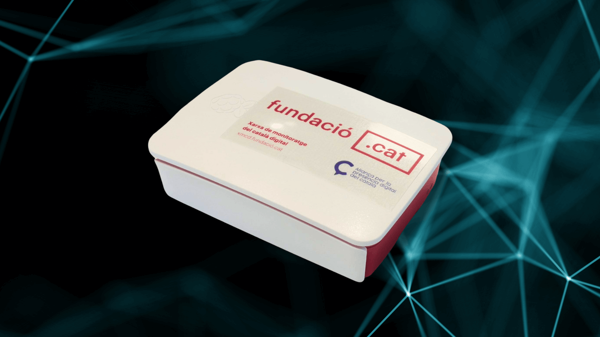 accentobert_'s tweet photo. ✅Presentem la Xarxa de monitoratge del català digital.

📊S’instal·laran per tot el territori de parla catalana sensors autònoms que faran cerques web de manera sistemàtica per vigilar la posició del contingut en català en els resultats de cerca.
👉https://t.co/rc24ltAmyE https://t.co/aDOIENqyT8