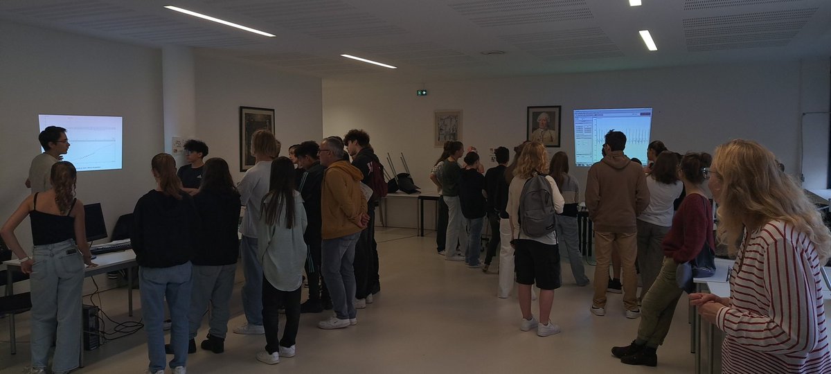 🔥🔥#fetedelascience <a href="/VaucansonTours/">Lyc. Vaucanson TOURS</a>
🔥🔥sport et sciences.
👉 Des ateliers, des élèves investis et des collegiens attentifs.
👋 <a href="/SVT_OT/">SVT Orléans-Tours</a> <a href="/villedetours/">Ville de Tours</a> <a href="/ac_orleanstours/">Académie d'Orléans-Tours</a> @France3tv
Merci à Emmanuel Thibault pour cette organisation !