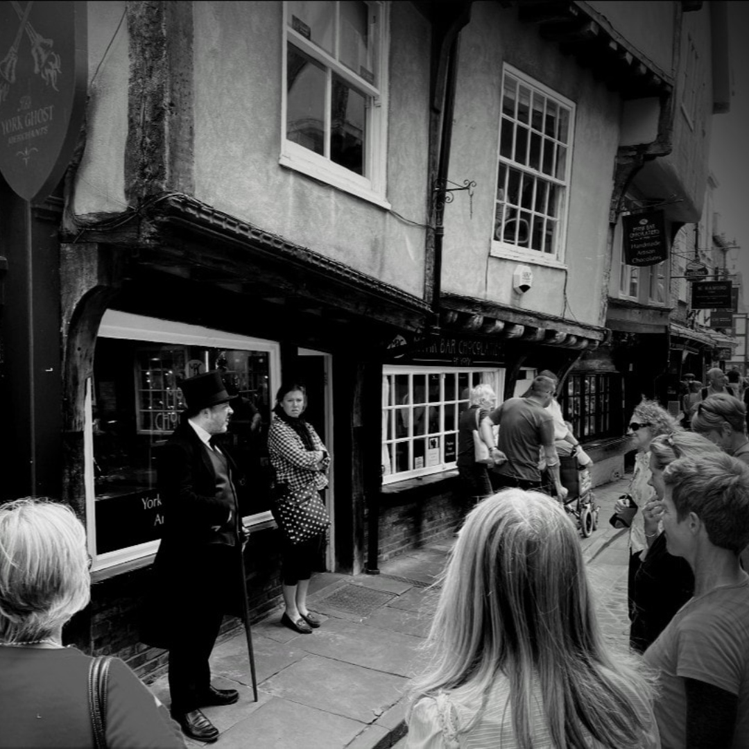 Step into the shadows of York's haunted history with @darktalesyork private ghost walk.

Head to our website to book…if you dare. 👻

uniquelylocal.co.uk/experiences/pr…

#ghostwalk #ghostwalkyork #hauntedyork #yorkhistory #yorkhauntings #experienceyork #yorkshire #uniquelylocal