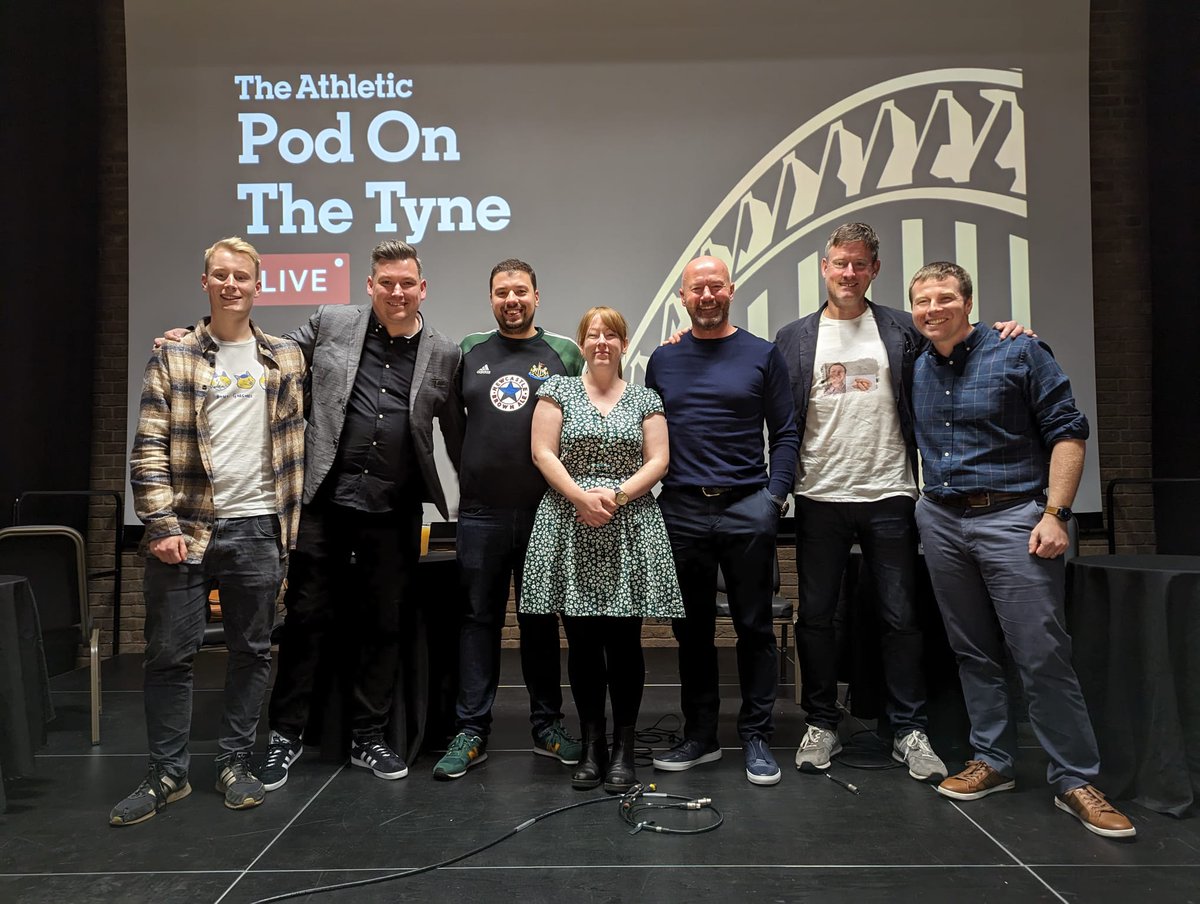Amazing night at #POTTLIVE <a href="/PodontheTyne/">Pod on the Tyne</a> Big thanks to <a href="/ChrisDHWaugh/">Chris Waugh</a> and co for sorting us a photo with Alan from work! 💖⚫⚪ <a href="/alanshearer/">Alan Shearer</a> Still a plate with your name on it at the wedding, Alan! 😂
