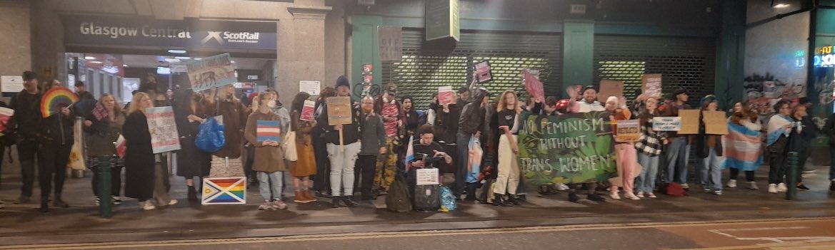 Julie Scott 🍒 tweet media