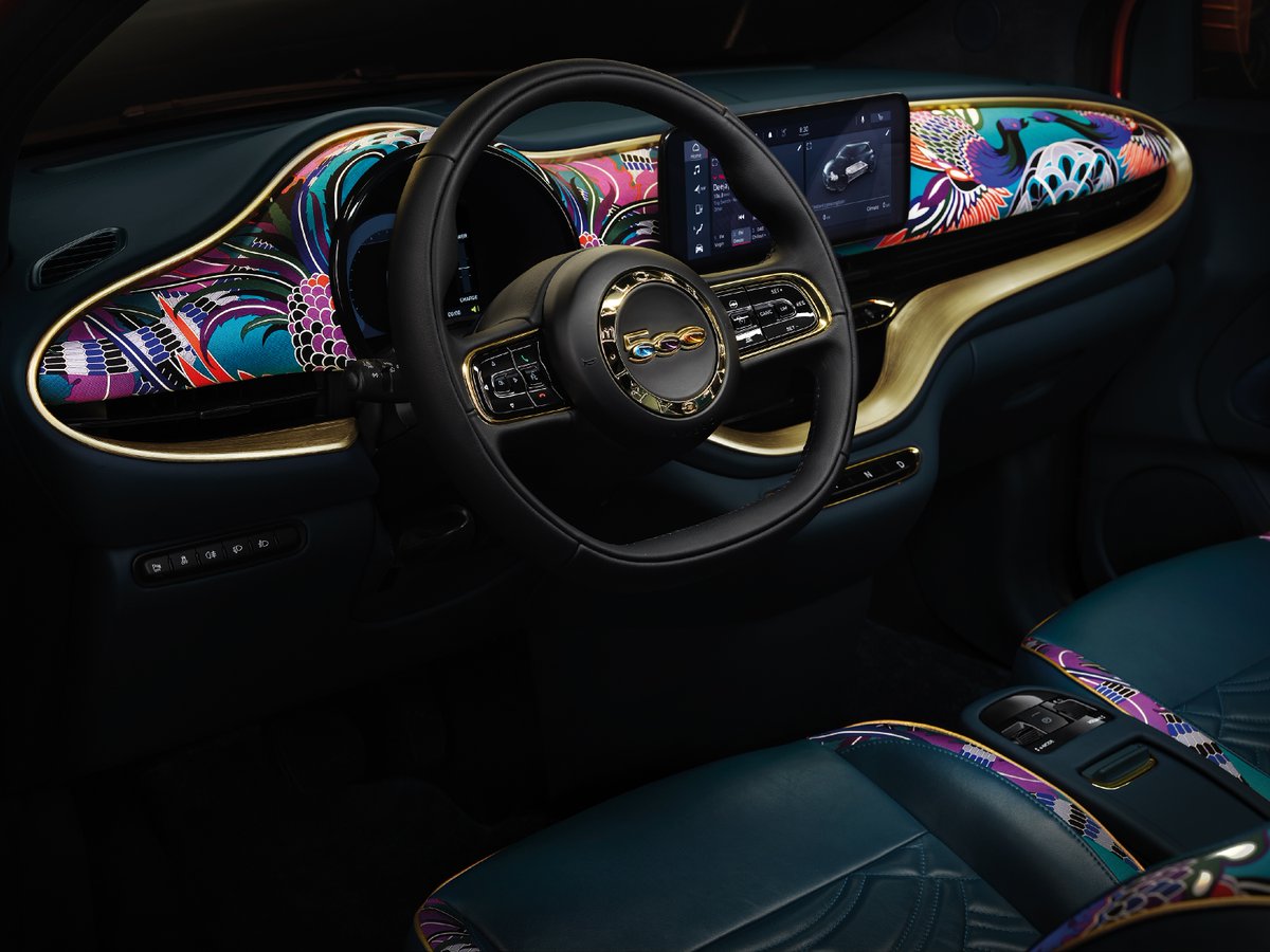 StellantisNAEsp's tweet photo. B.500 MAI TROPPO, la 'Dolce Vita' según Bvlgari.
@FIAT, @FIATUSA #FiatFun. @Bulgariofficial https://t.co/8eotE6hMQX