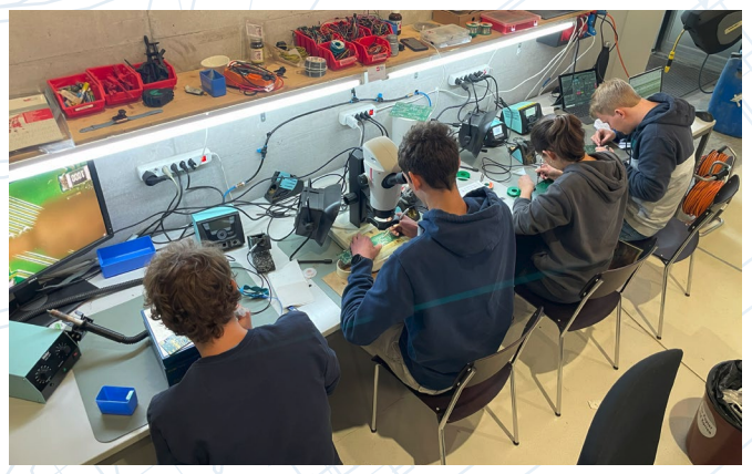 WellerTools's tweet image. Successful annual review of Hyperloop team Swissloop supported by WellerTools
swissloop.ch/wp-content/upl…
#Hyperloop #Swissloop #engineering #WellerTools #Weller #soldering #success