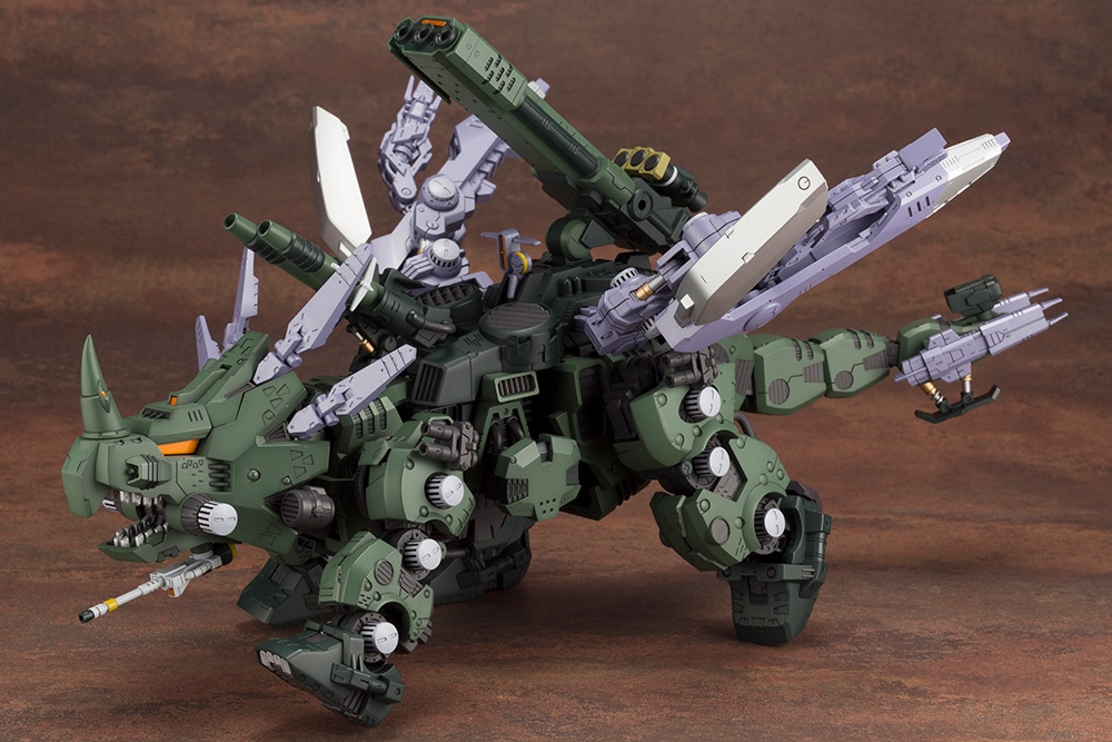 Kotobukiya_akb's tweet photo. 【コトブキヤ秋葉原館3階】
予約情報：2023年10月24日発売
『グリーンホーンAB』¥13,200(税込)

▲「濃緑の盾」

戦場から遠く離れた地で前線の兵士達を援護している「戦わないゾイド」を是非お手元のラインナップに加えてください！

＃ゾイド ＃ZOIDS https://t.co/CiljYGBkJt