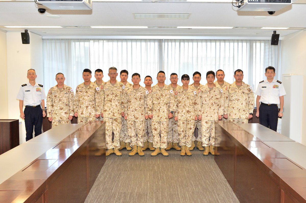Japan_GSDF's tweet photo. On Oct 13, 14 members of #EasternArmy who will conduct HA/DR training to Djibouti Armed Forces reported their departure to GEN Morishita, CS, #JGSDF. They’ll arrive in #Djiboution 16th and conduct the training on heavy machinery operation and maintenance until mid-Dec.🇩🇯🇯🇵 https://t.co/aAqWEO6V0E
