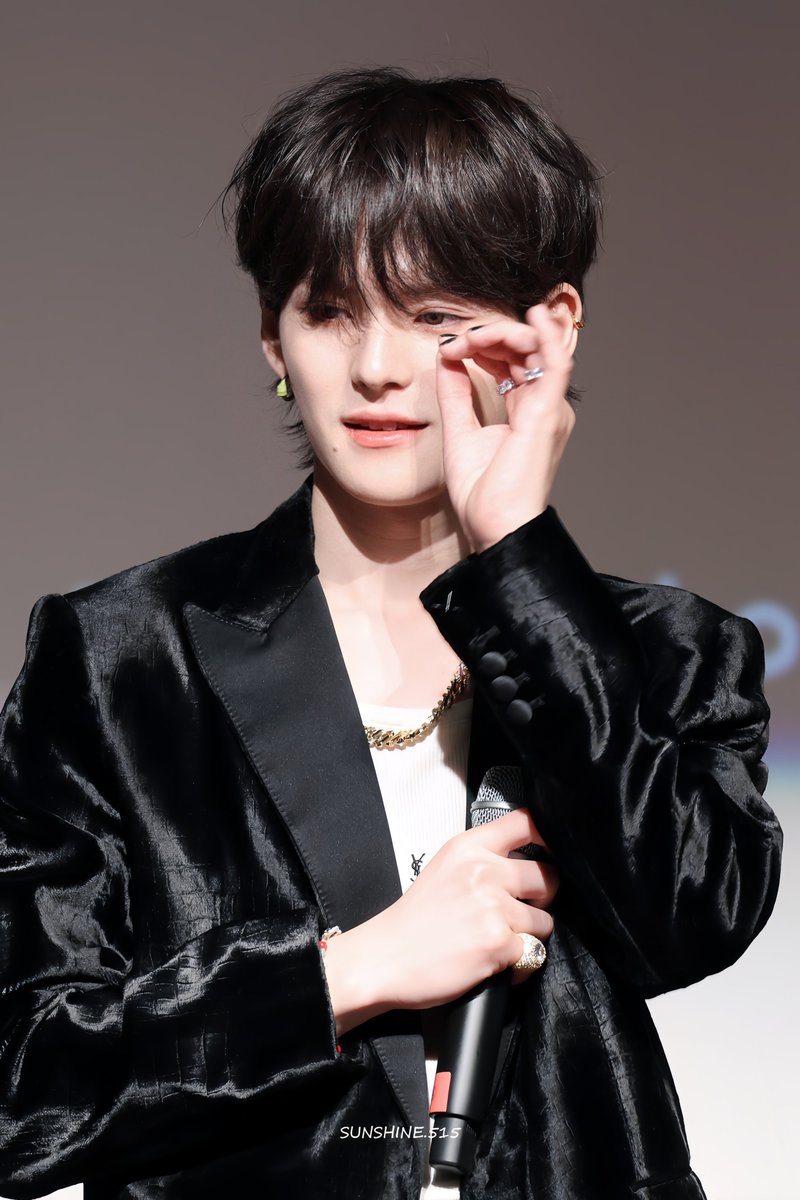 𝟐𝟑𝟏𝟎𝟏𝟏 🖤😛

#TREASURE     #트레저 #トレジャー 
#YOSHI #요시 #ヨシ