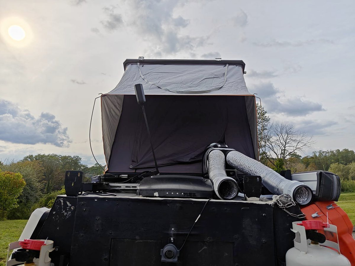 ZeroBreezeTeam's tweet image. A Winning Combo: Mark 2 AC and a Tacoma Rooftop Tent! #tacoma #rooftoptent 
📷 邓力