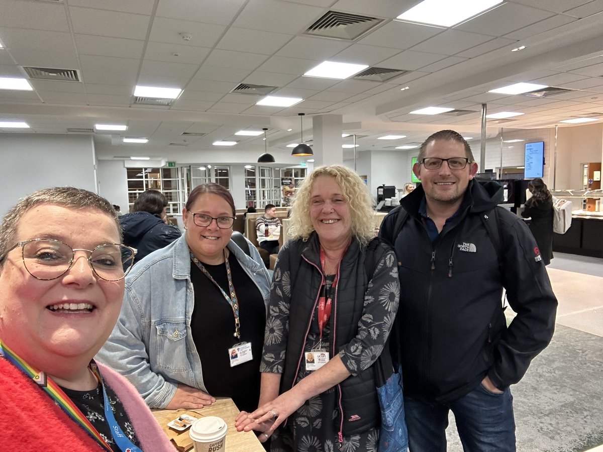 I am buzzing. @UCLan <a href="/UCLanNursing/">UCLan Nursing</a> Lovely seeing these amazing newly qualified  Degree Nurses has made my day! Well Done ! From little acorns..HCA..TNA..NA…RN…the world is yours!! <a href="/Steven25364370/">Steven RMN</a>