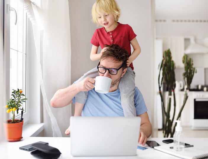 TheLabFAM's tweet photo. Check out our latest #workingpaper by #LabFam team  @AgaKasp , @AnMatysiak , Ewa Cukrowska-Torzewska https://t.co/oeSpkkIZyx
The findings underline importance of 👉individual factors &amp; familiarisation 👉social acceptance of flexible working arrangements in their impact on careers https://t.co/Q84ChxM3Vc