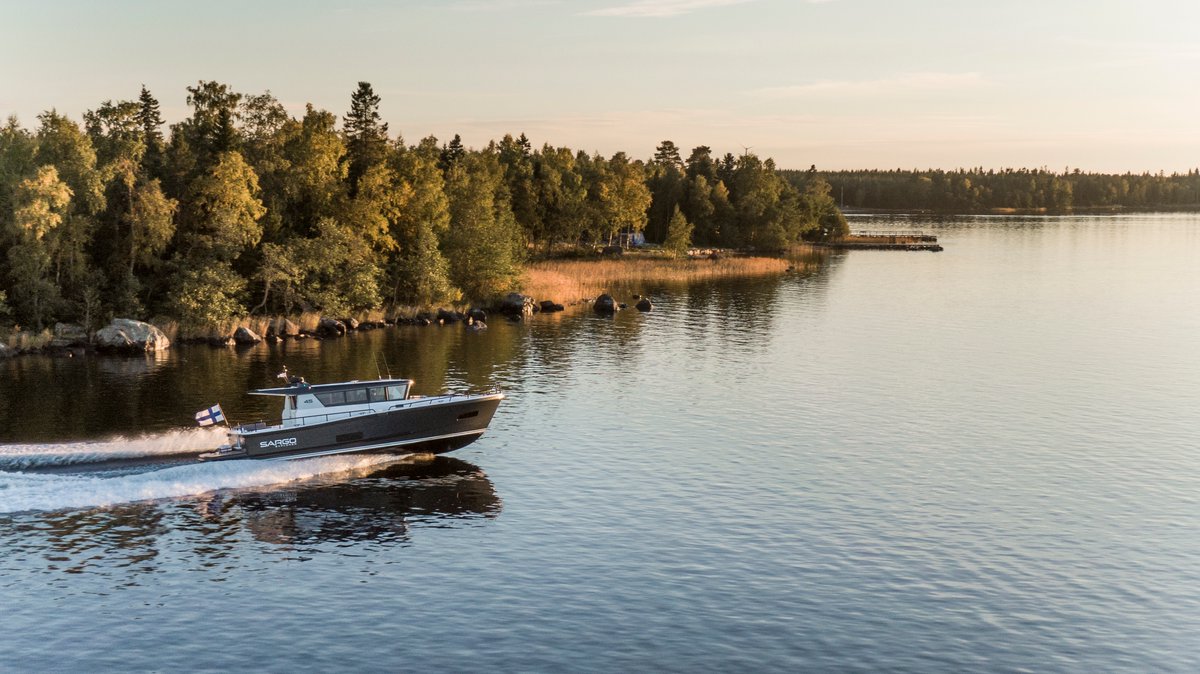 EtesianM's tweet photo. Navigate the open sea in style and luxury, while enjoying the ultimate comfort on board #SARGO_45 
Enjoy your weekend!

Discover more 
https://t.co/Rxs0LCKPkj
📷info@etesianmarine.com

#MadeInFinland #motorboats #powerboat #design #elegance #quality #lifestyle #Sea #Luxury https://t.co/ya6yqXCQLS