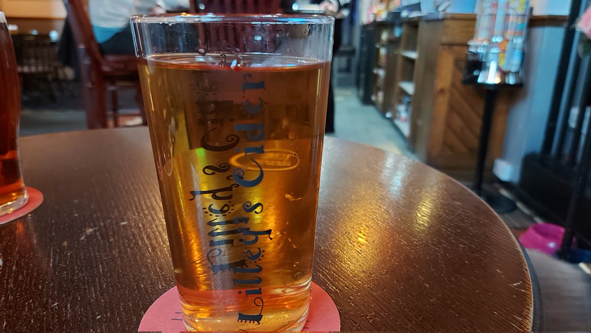 nigelhalton's tweet photo. Dudda's Tun Perry in the Brown Cow, Keighley. Very enjoyable.
@keighleycamra  @CAMRA_Official 
@LeedsCAMRA https://t.co/Cj7YdZpYlJ