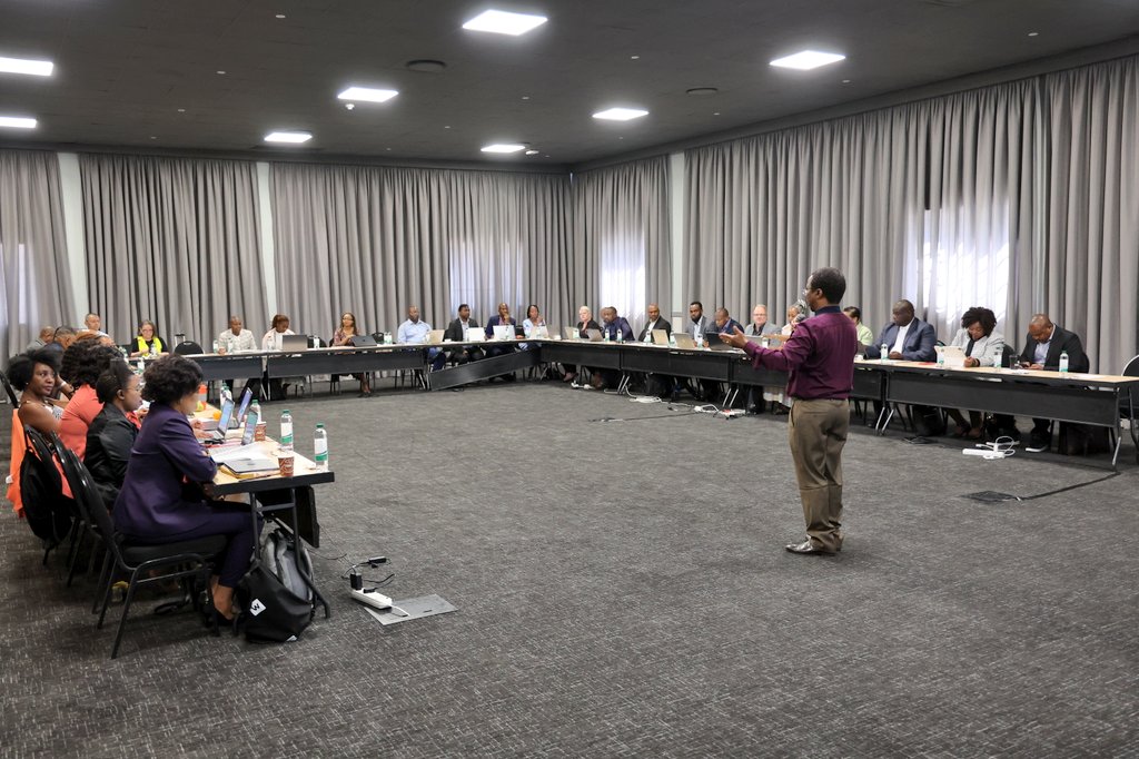 The_DHS's tweet photo. [IN PICTURES]: In a quest to continue with stability in the DHS entities, Minister @mmkubayi has this morning addressed the Property Practitioners Regulatory Authority Strategic Planning Session underway at Birchwood Hotel and OR Tambo Conference Centre, Boksburg. https://t.co/4ZmYxUD54r
