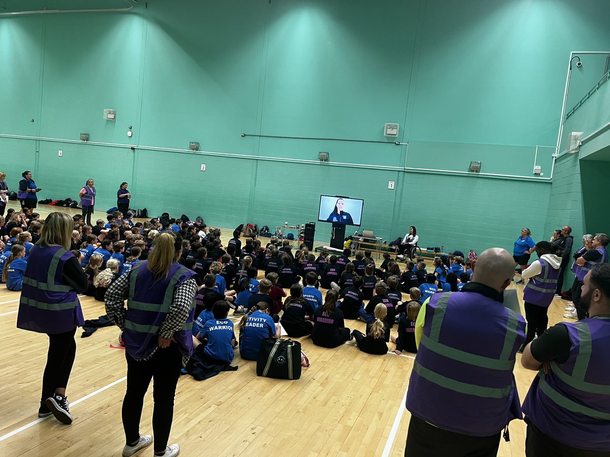 Ready to start our Primary Activity Ambassadors day here at Herts University! The wonderful Ella Beaumont, GB wheelchair basketball player, to inspire us to be the best Activity Ambassador we can be! @ellabeaumonnt @DSSN42 @YouthSportTrust