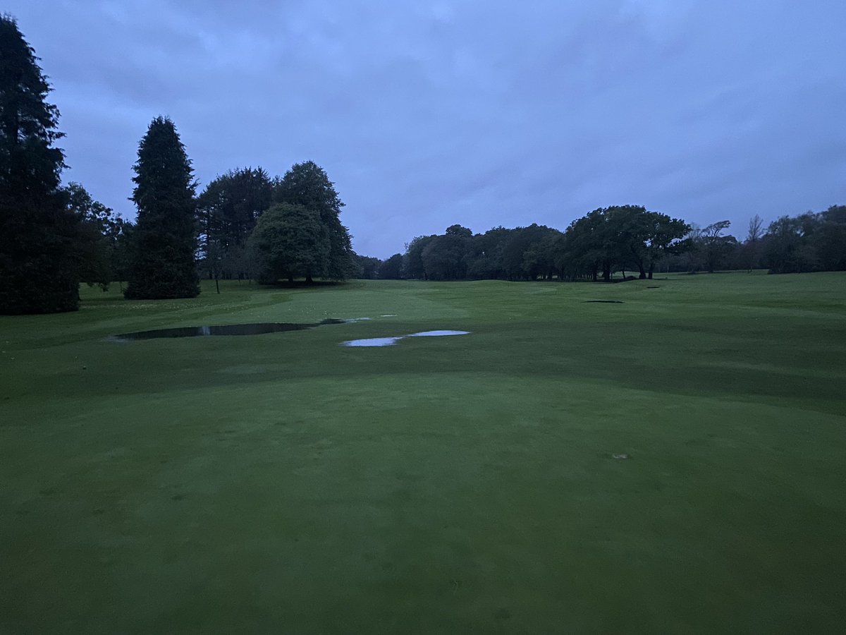 Radyrgreenkeep1's tweet photo. 60mm over the last 2 days, shotgun start at 12.30, not ideal. 
Greens holding up well though after renovations. #alwaysaplus https://t.co/OswV4GOw8H