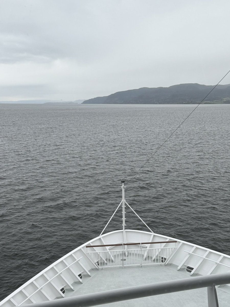 kjamkalaz's tweet photo. Captains chair! #ticket #havila https://t.co/G1EVdHTwk5