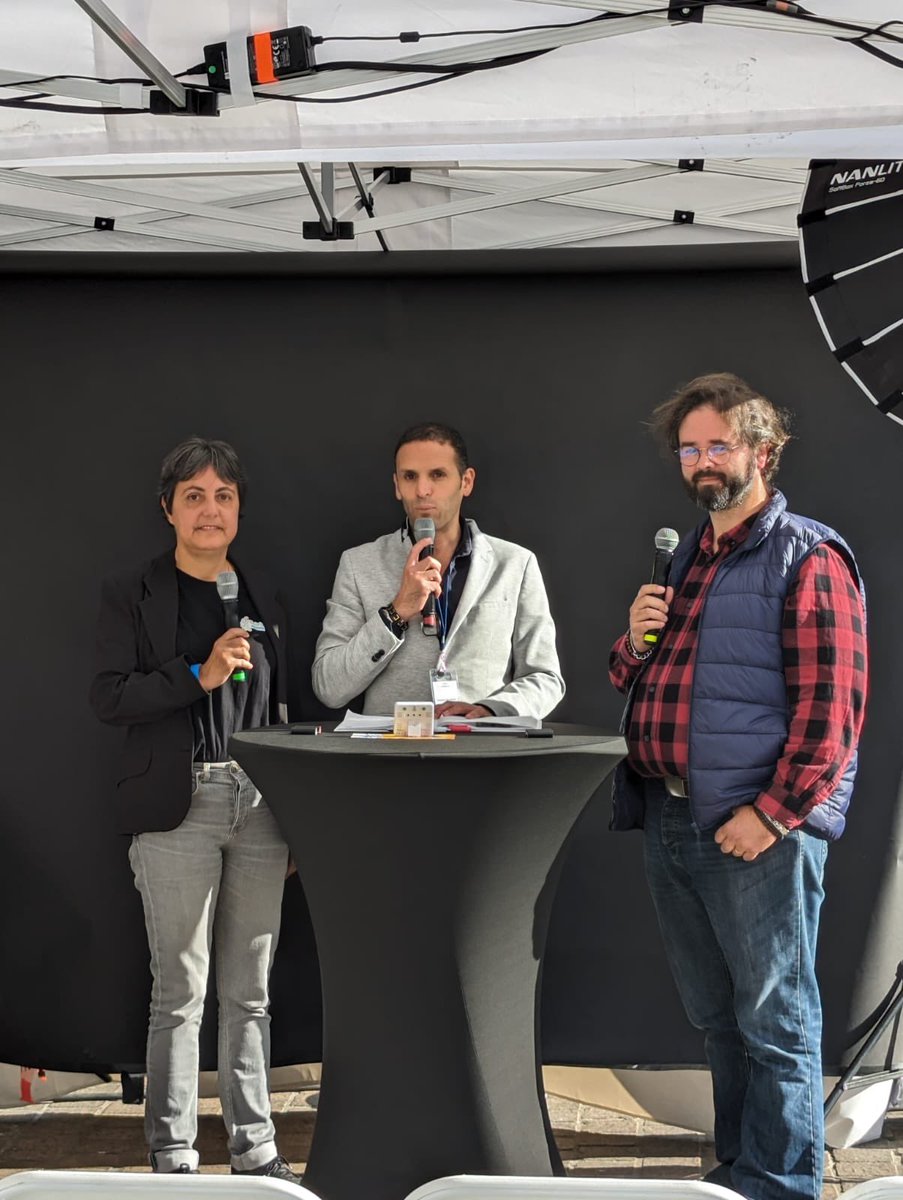 🚧 Place des TP - TV 📺

🔴 Notre Web TV fait halte place de la République à Châteauroux Métropole  animée par Camel 🎤📹 avec la Mission Locale Jeunes - Châteauroux.

Toute nos émissions à retrouver sur notre chaîne youtube : youtube.com/@placedestp-fr…