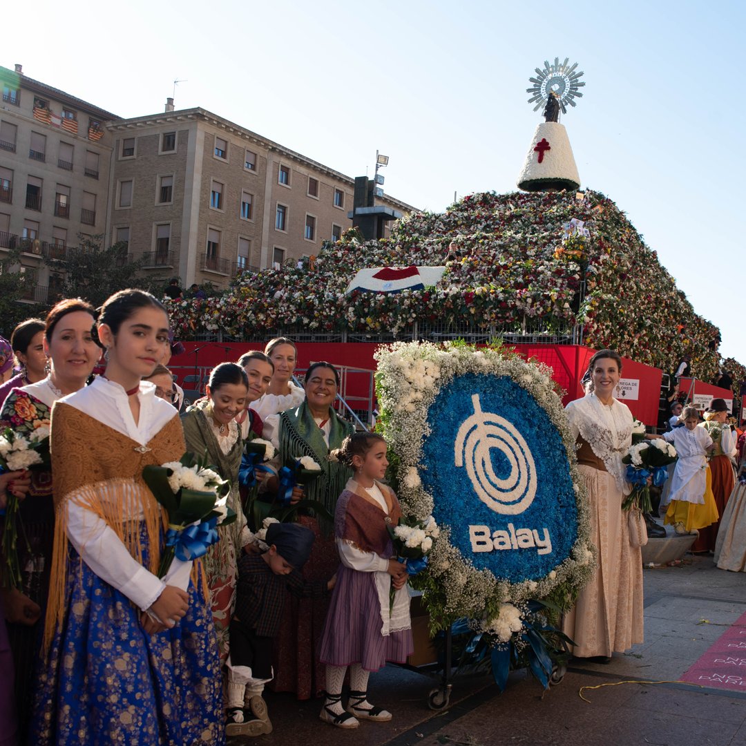 Desde siempre hemos estado con los zaragozanos en el día más esperado de nuestra comunidad, el #DíaDelPilar 💙 Y este año fue más especial si cabe, ya que pudimos ofrendar a nuestra Virgen y llenarla de flores 💐​

Os agradecemos a todos los que pudisteis acompañarnos 🫂✨.