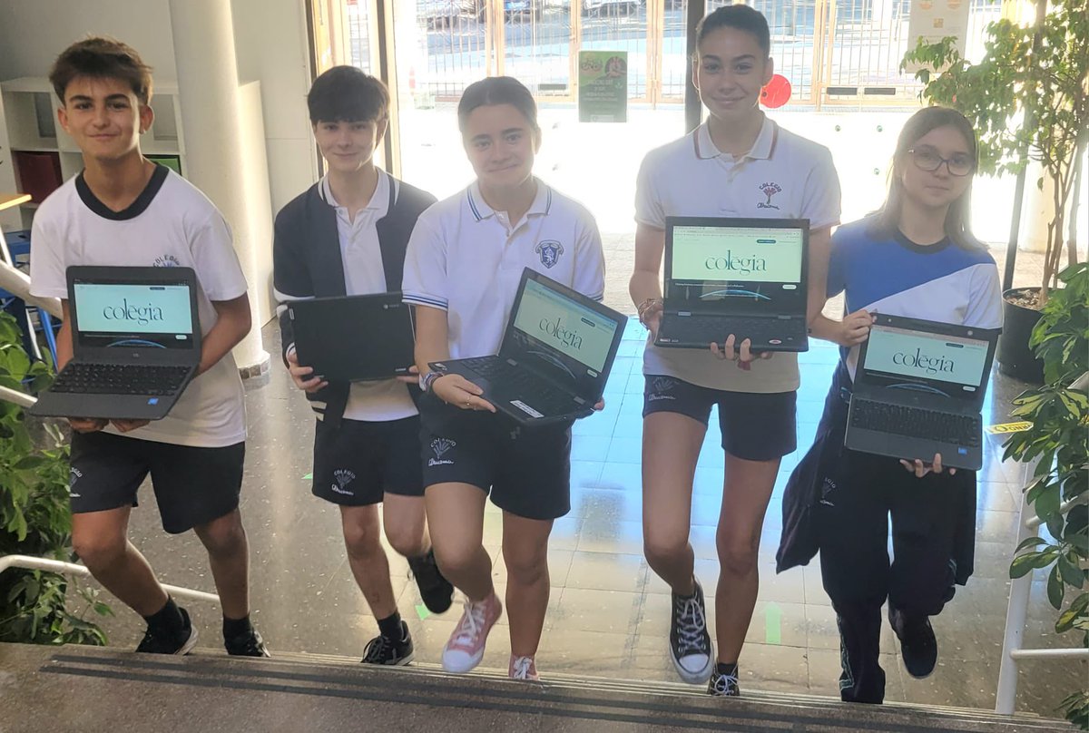 Arrancan las clases de #BachilleratoDual 🇺🇸🇪🇸 para los alumnos de primer año, dando así comienzo a una etapa llena de ilusión, aprendizaje y muchos beneficios. 🎓📚Quieres saber más y descubrir todas las ventajas del Bachillerato Dual? Déjanos tu pregunta en comentarios. 🩵🌎