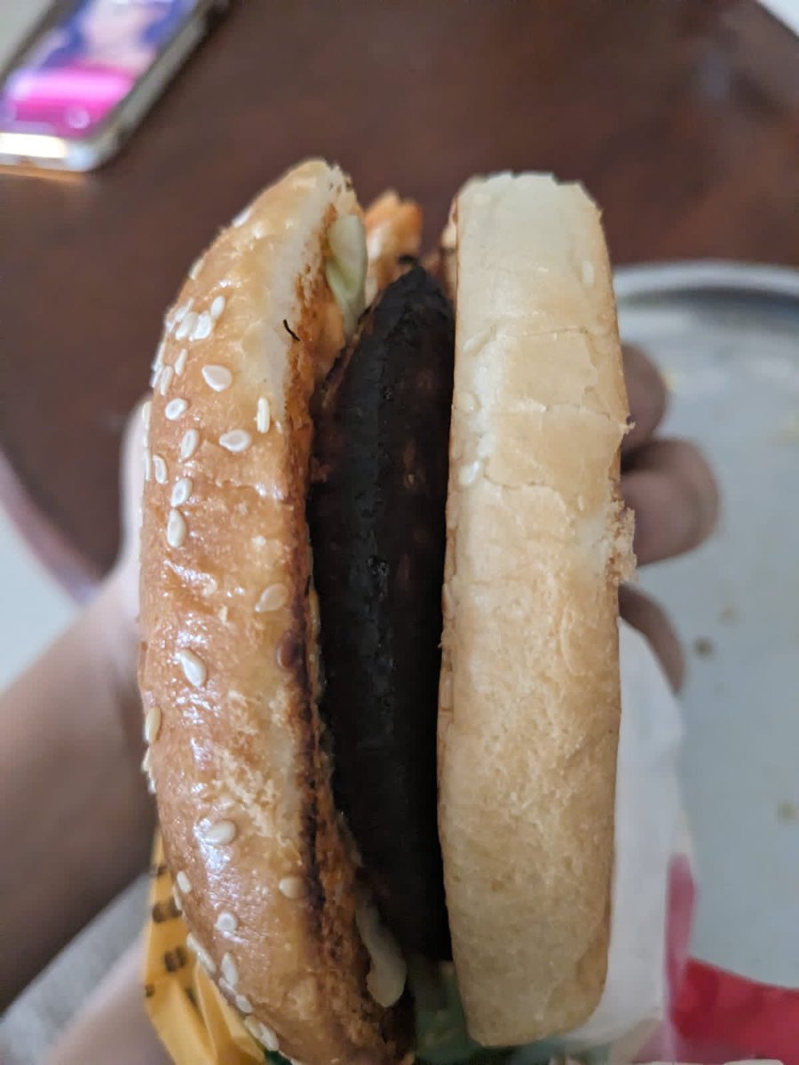 sonamthecoder's tweet image. I ordered chicken whopper from #burgerking and I got Koyla burger 🍔.
This isn’t the first time anyways . @BurgerKing