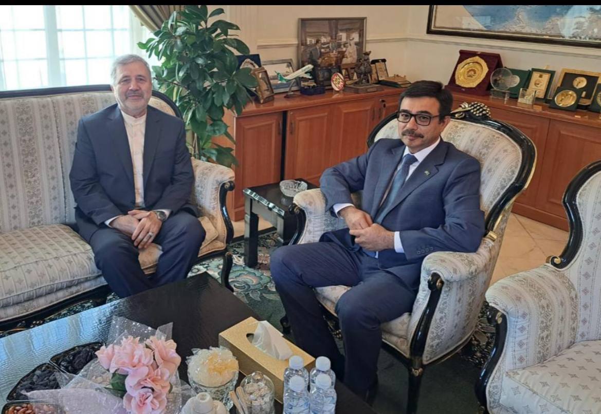 علیرضا عنایتی سفیر جمهوری اسلامی ایران در ریاض با آقای مقصود اف سفیر ازبكستان در عربستان سعودی دیدار و در خصوص مسائل دوجانبه و مورد علاقه طرفین و تحولات اخير منطقه گفتگو کرد. عنایتی ديدگاه ايران را در جهت همكارى با همسایگان و تقویت حوزه تمدنى مشترك مورد تاكيد قرار داد.