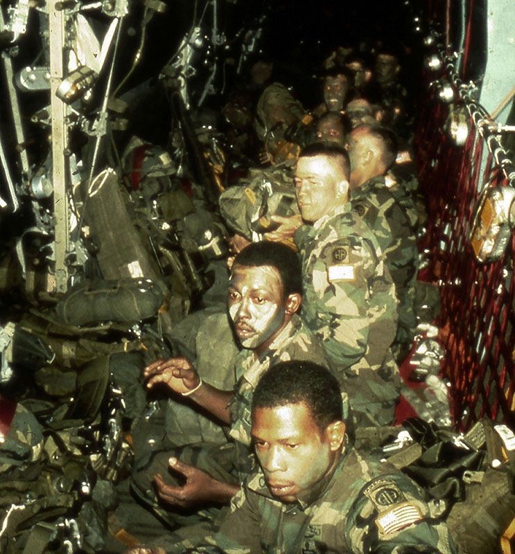#FlashbackFriday
1-504th PIR during Operation JUST CAUSE 20 December 1989-1990.

#Armyhistory #AATW #Airborne #82ndairborne