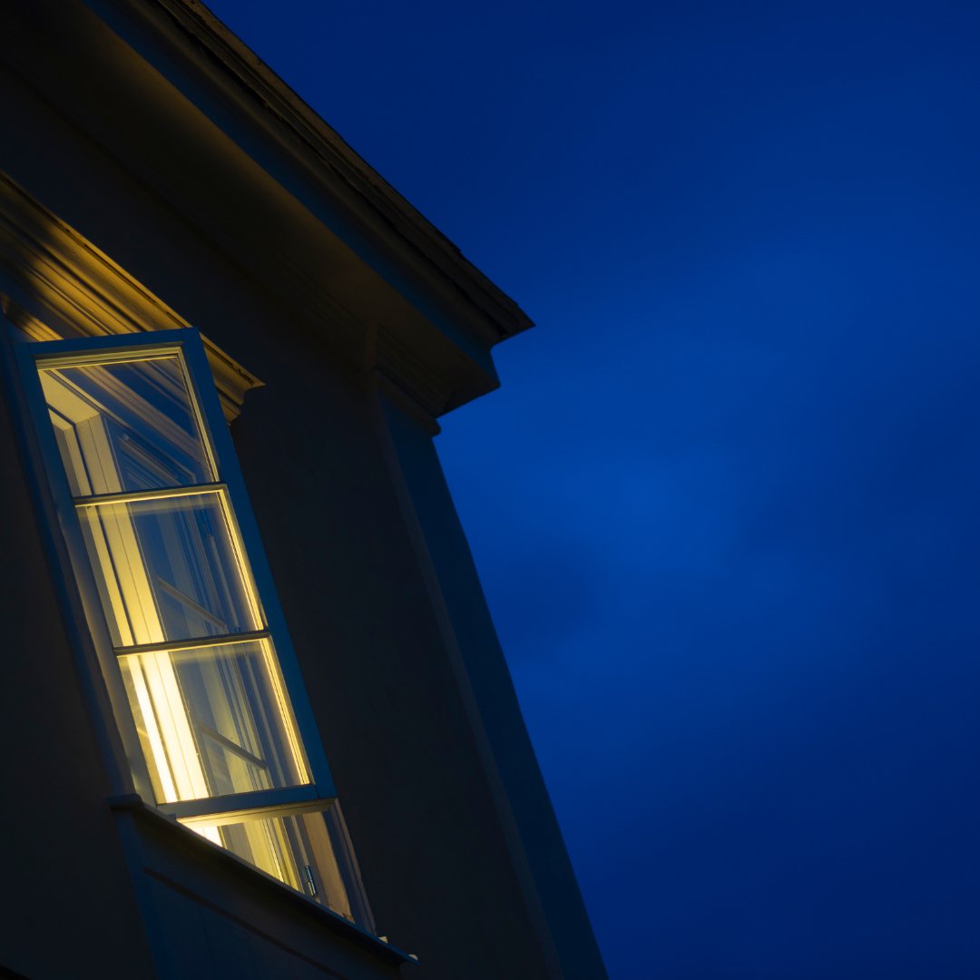 SecMastersLtd's tweet image. What are some effective ways to secure our windows and doors?
Burglars often target homes with easy access points such as unlocked windows and doors. #securitymasters