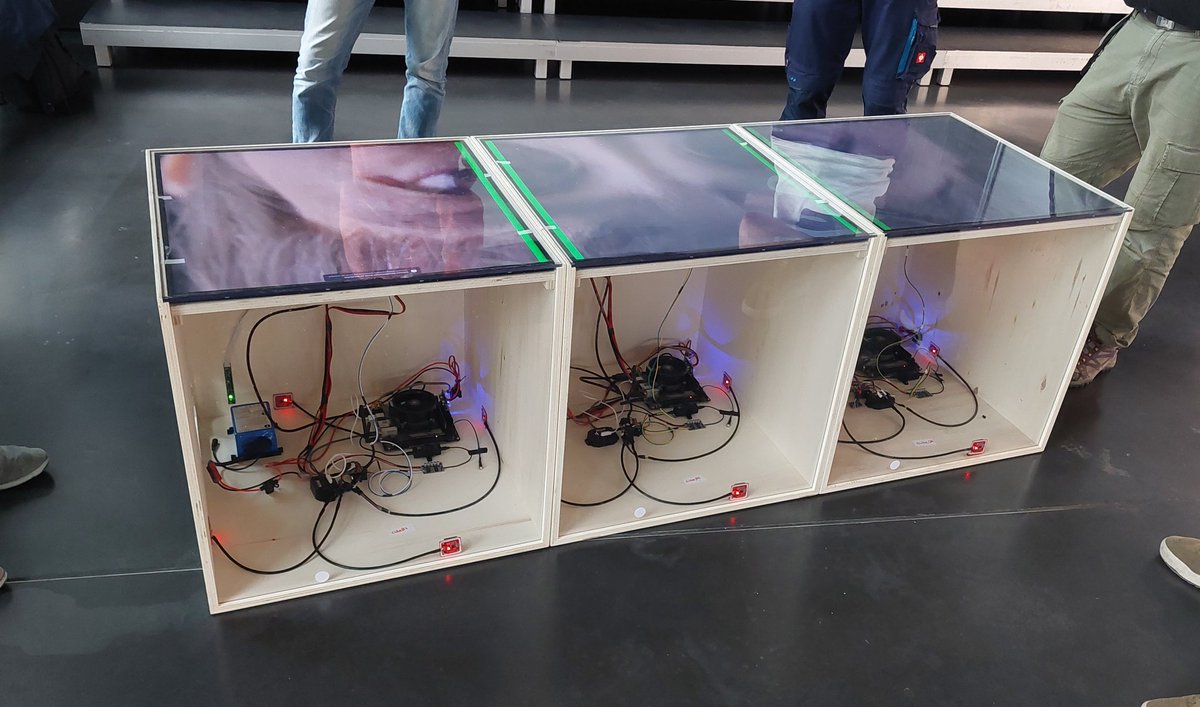 Das Digitale Foyer (@digitales_foyer) on Twitter photo Die ersten drei FFT Cubes sind fertig! Heute haben wir die finale Einrichtung getestet und uns über das erste Puzzle Spiel im FFT Foyer dolle gefreut. 🤩
#KulturDigital <a href="/FFTDuesseldorf/">FFT Düsseldorf</a> #Spielen <a href="/kulturstiftung/">Kulturstiftung</a> <a href="/operamrhein/">Deutsche Oper am Rhein</a> Die ersten drei FFT Cubes sind fertig! Heute haben wir die finale Einrichtung getestet und uns über das erste Puzzle Spiel im FFT Foyer dolle gefreut. 🤩
#KulturDigital <a href="/FFTDuesseldorf/">FFT Düsseldorf</a> #Spielen <a href="/kulturstiftung/">Kulturstiftung</a> <a href="/operamrhein/">Deutsche Oper am Rhein</a>