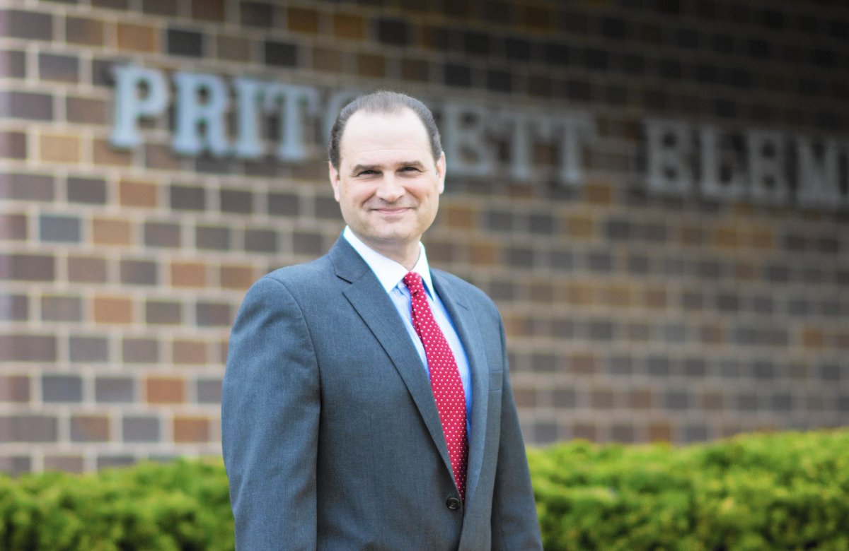 AptakisicTripp's tweet photo. Today's #principalsWeek shoutout goes to Dr. Moreland, our Principal at Pritchett! Dr. Moreland has been a principal for 18 years.
"You cannot possibly have a bad day when you have happy students shouting out your name and wanting to share something fun with you." -Dr. Moreland https://t.co/PWOXjsN50u