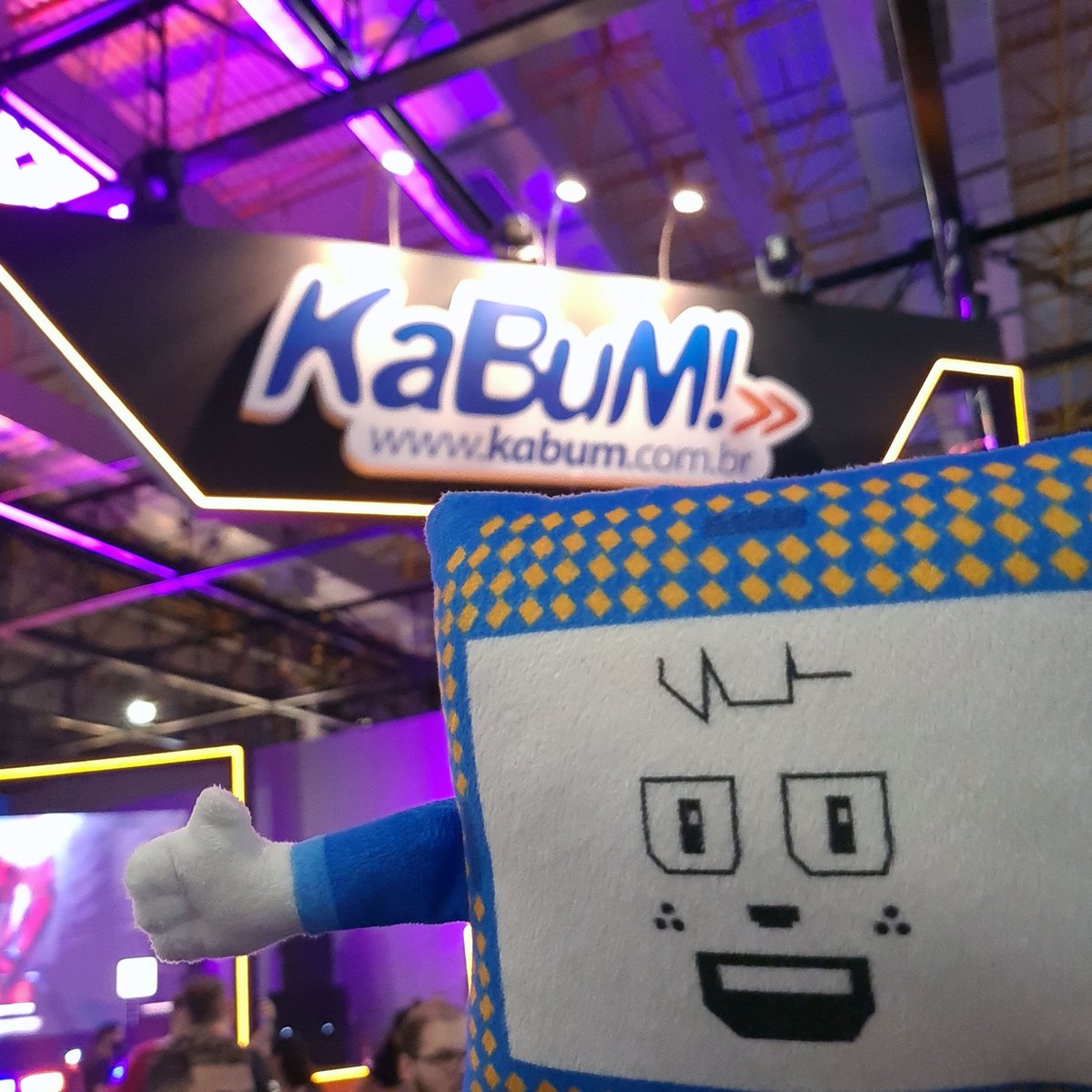 intelbrasil's tweet photo. Quem estiver pela #BGS23 poderá conferir os produtos da Intel e da @AcerdoBrasil na @kabumcombr!
Corre lá dar um abraço no Chippy que o espaço tá cheio de novidades 💙💙
#IntelnaBGS @BrasilGameShow https://t.co/uKhIcgKBqN